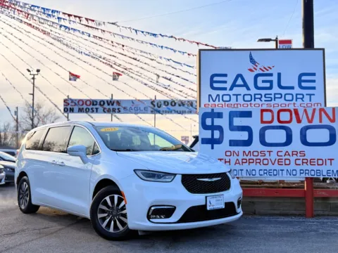 White 2022 CHRYSLER PACIFICA HYBRID TOURING L for sale in Hobart, IN