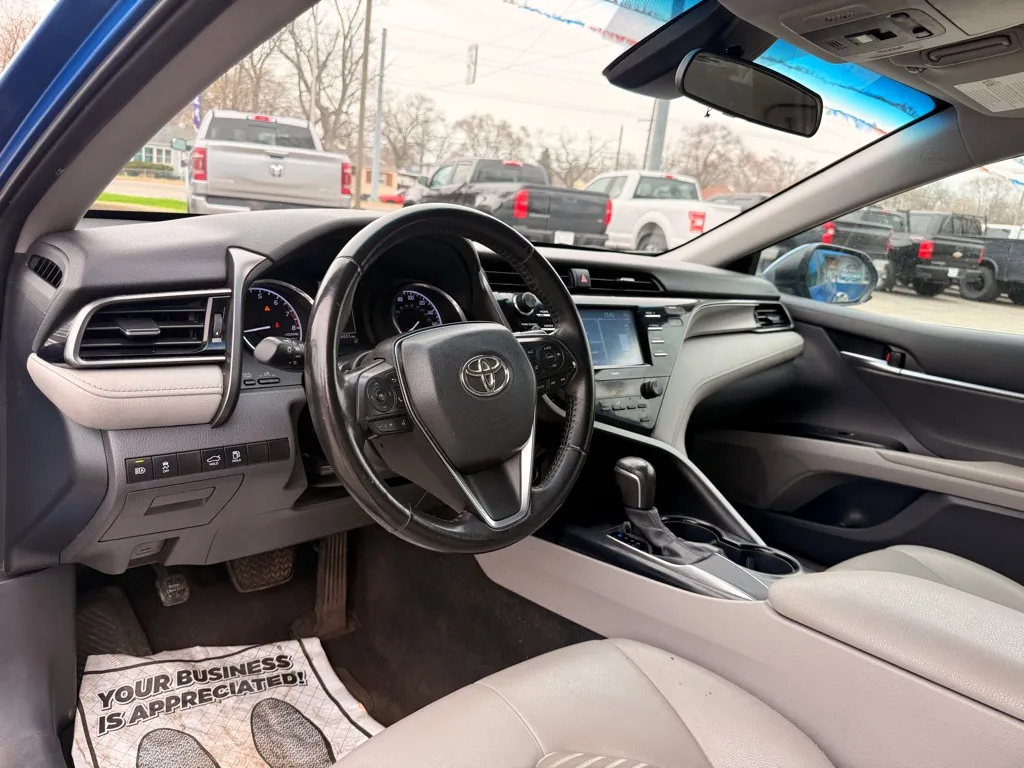 2020 Toyota Camry SE - Photo 17