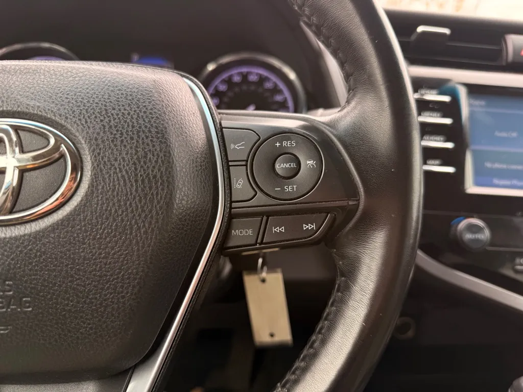 2020 Toyota Camry SE - Photo 29