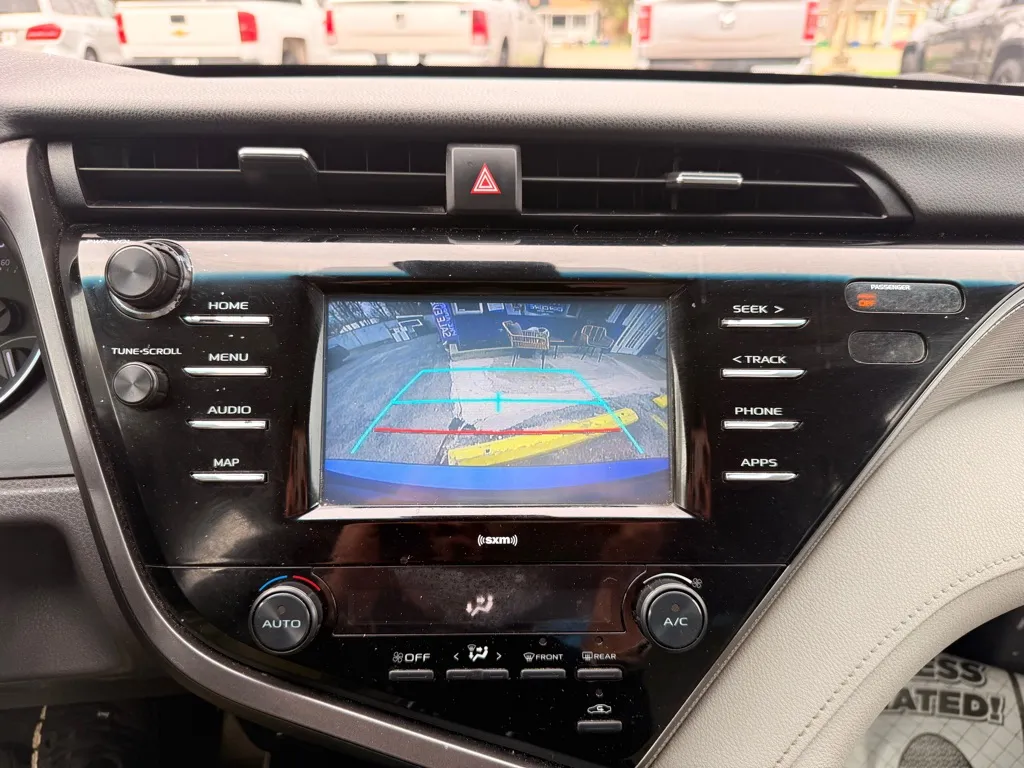 2020 Toyota Camry SE - Photo 31