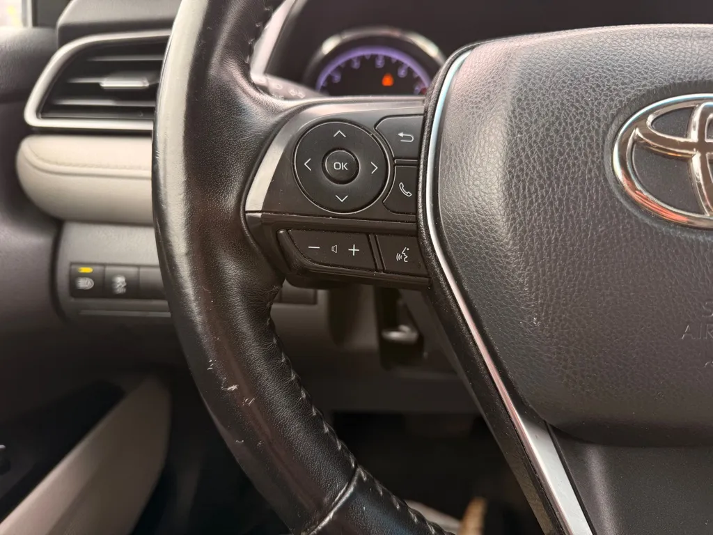 2020 Toyota Camry SE - Photo 27