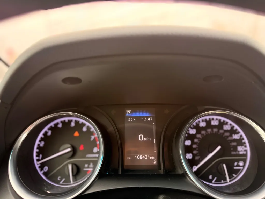 2020 Toyota Camry SE - Photo 28