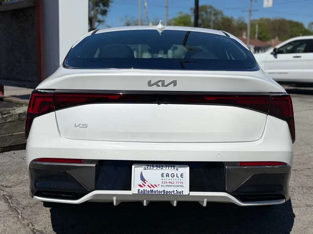 2025 Kia K5 LXS - Photo 6