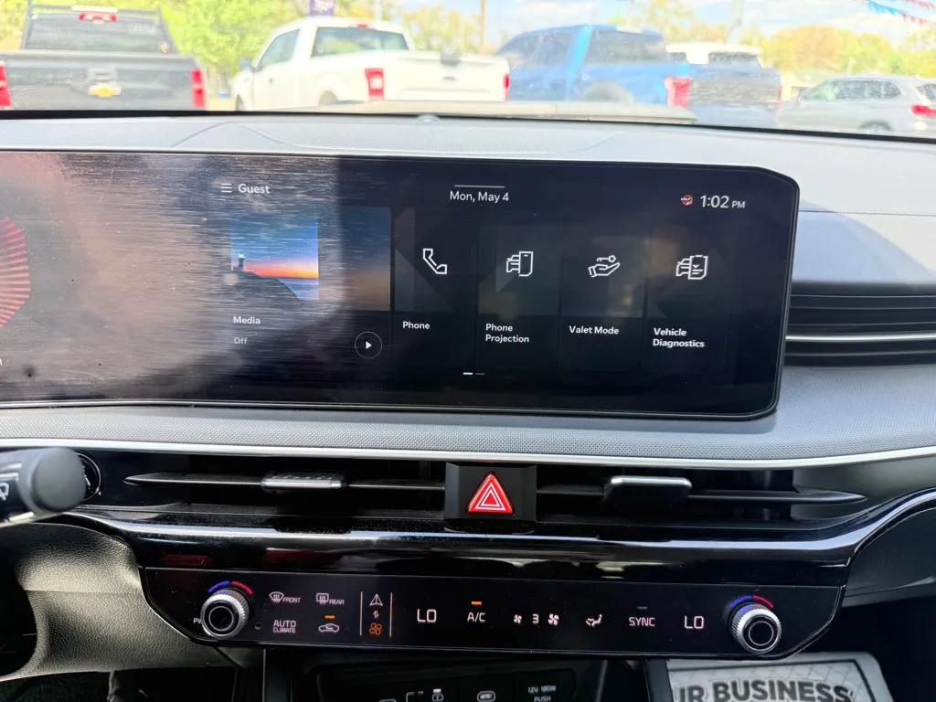 2025 Kia K5 LXS - Photo 31