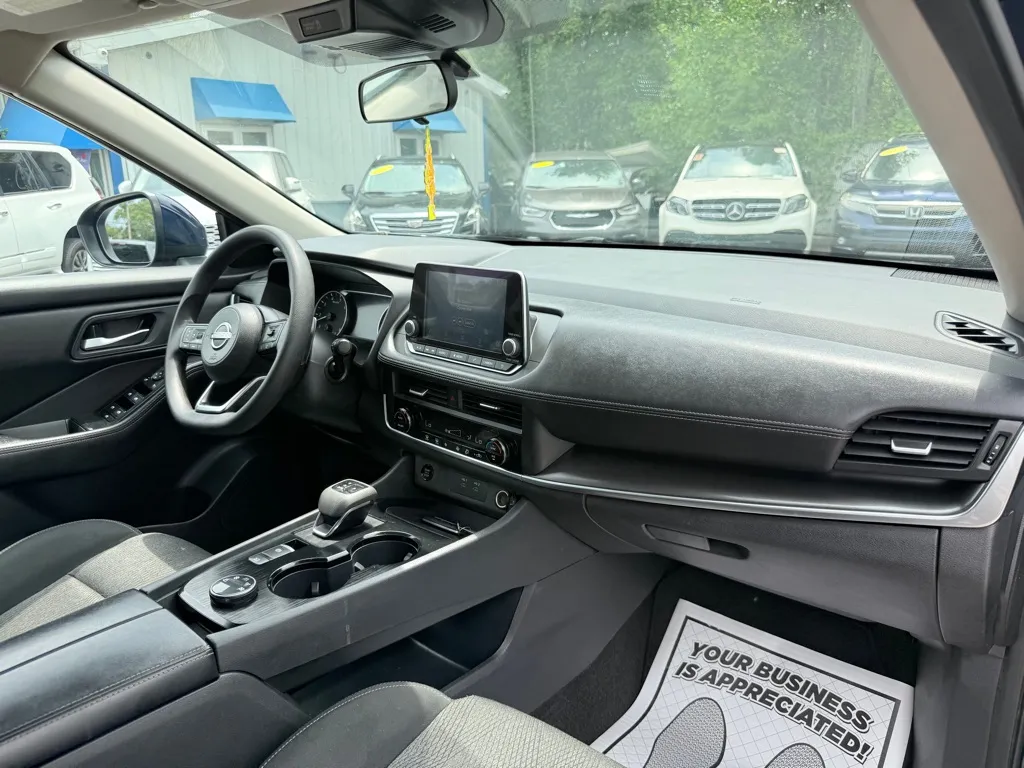 2024 Nissan Rogue SV - Photo 19