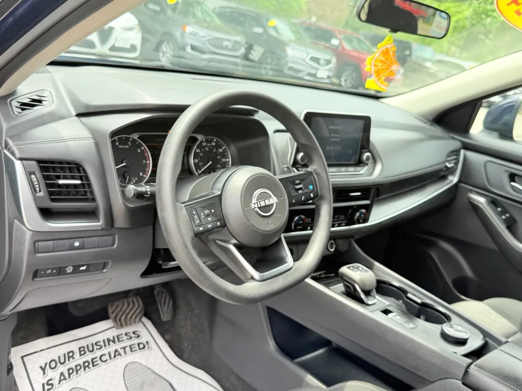 2024 Nissan Rogue SV - Photo 15