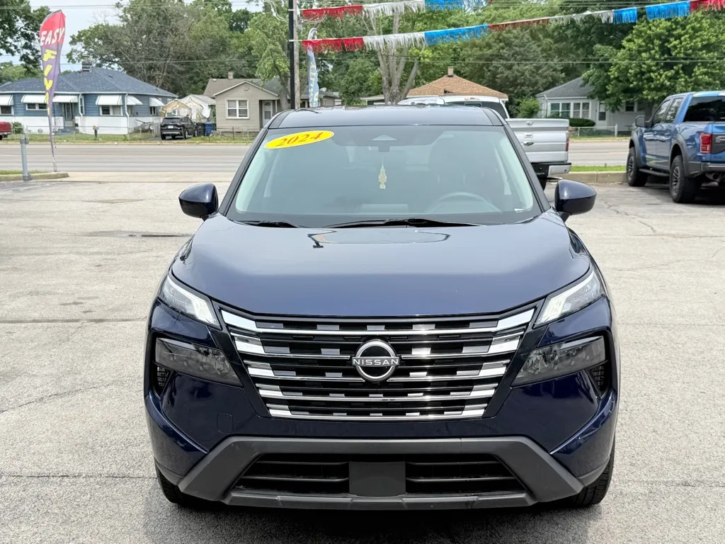 2024 Nissan Rogue SV - Photo 13