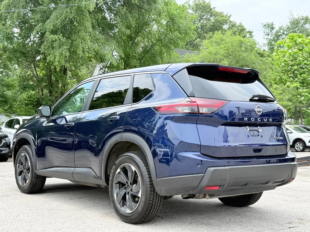 2024 Nissan Rogue SV - Photo 9