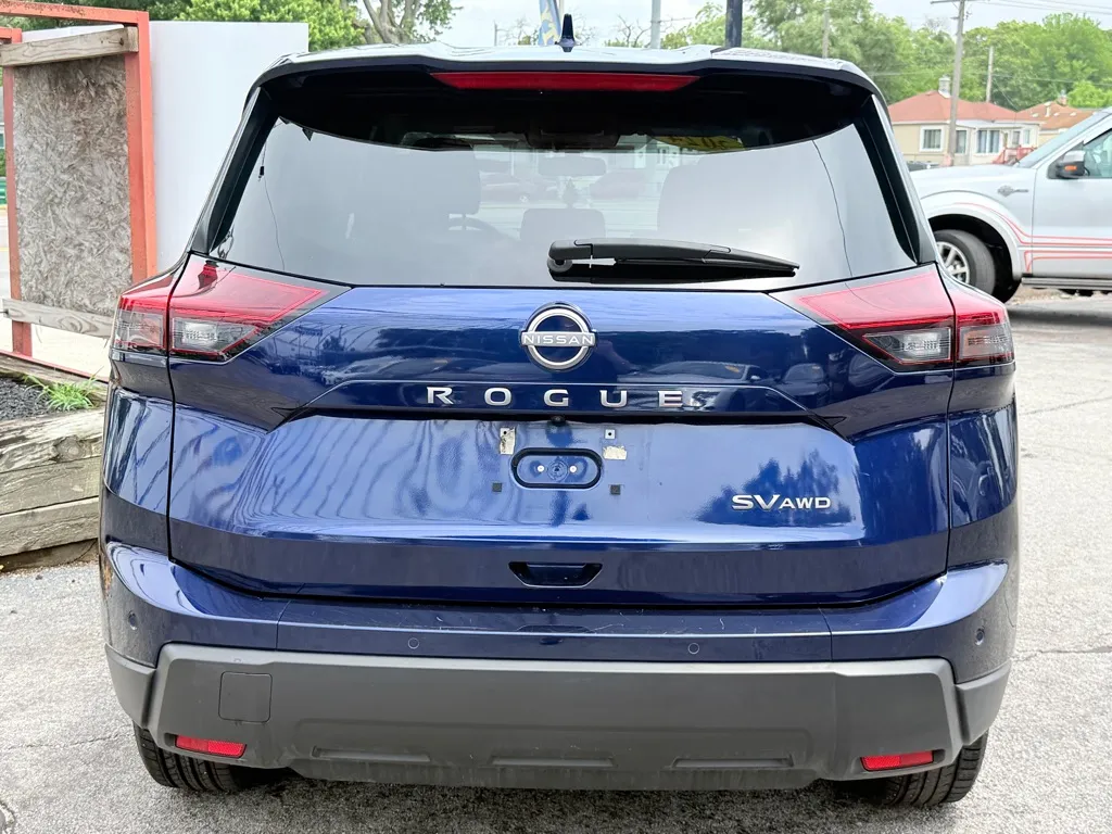 2024 Nissan Rogue SV - Photo 8