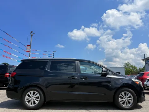 More photos of 2017 KIA SEDONA LX at Eagle Motorsport Used Car Dealer Bad Credit Auto Finance Northwest Indiana, IN