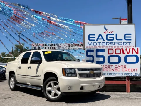 White 2013 CHEVROLET AVALANCHE LTZ for sale in Hobart, IN