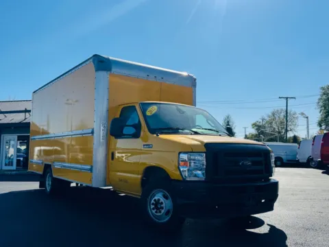 Yellow 2022 FORD E-SERIES E-350 SD for sale in Hobart, IN