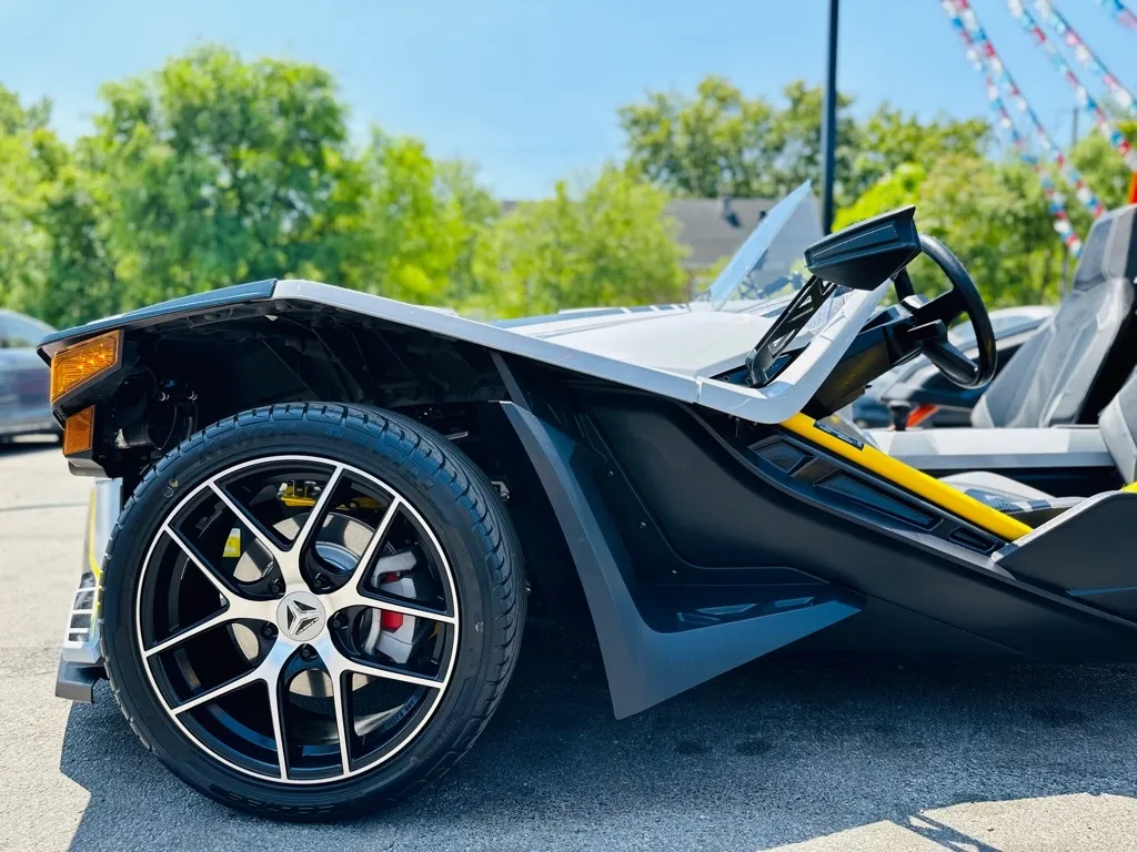 2017 Slingshot Slingshot Open Cab photo 14