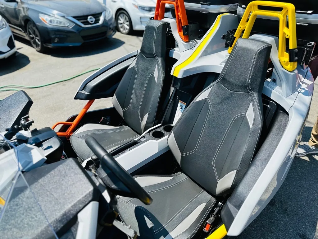 2017 Slingshot Slingshot Open Cab photo 7