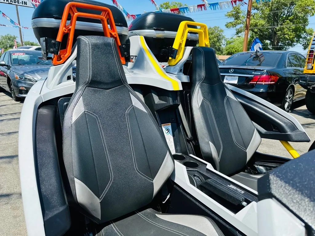 2017 Slingshot Slingshot Open Cab photo 8