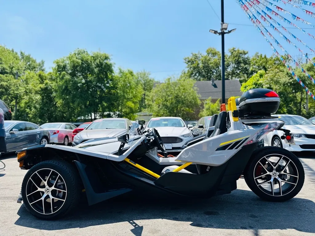 2017 Slingshot Slingshot Open Cab photo 21