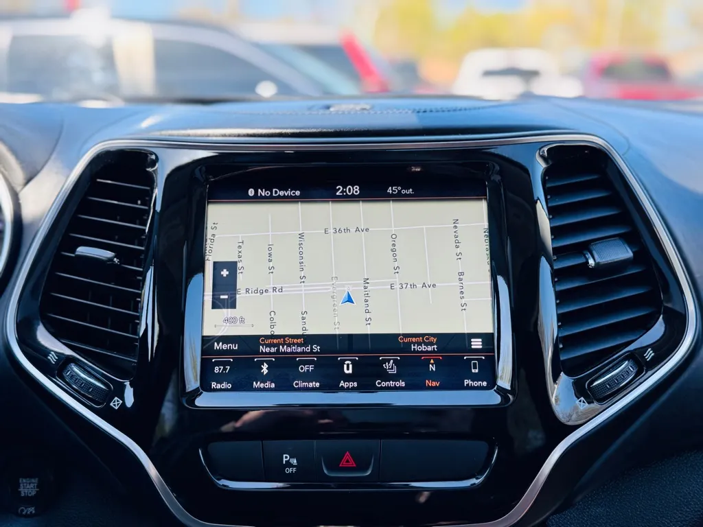 2019 Jeep Cherokee Overland photo 35