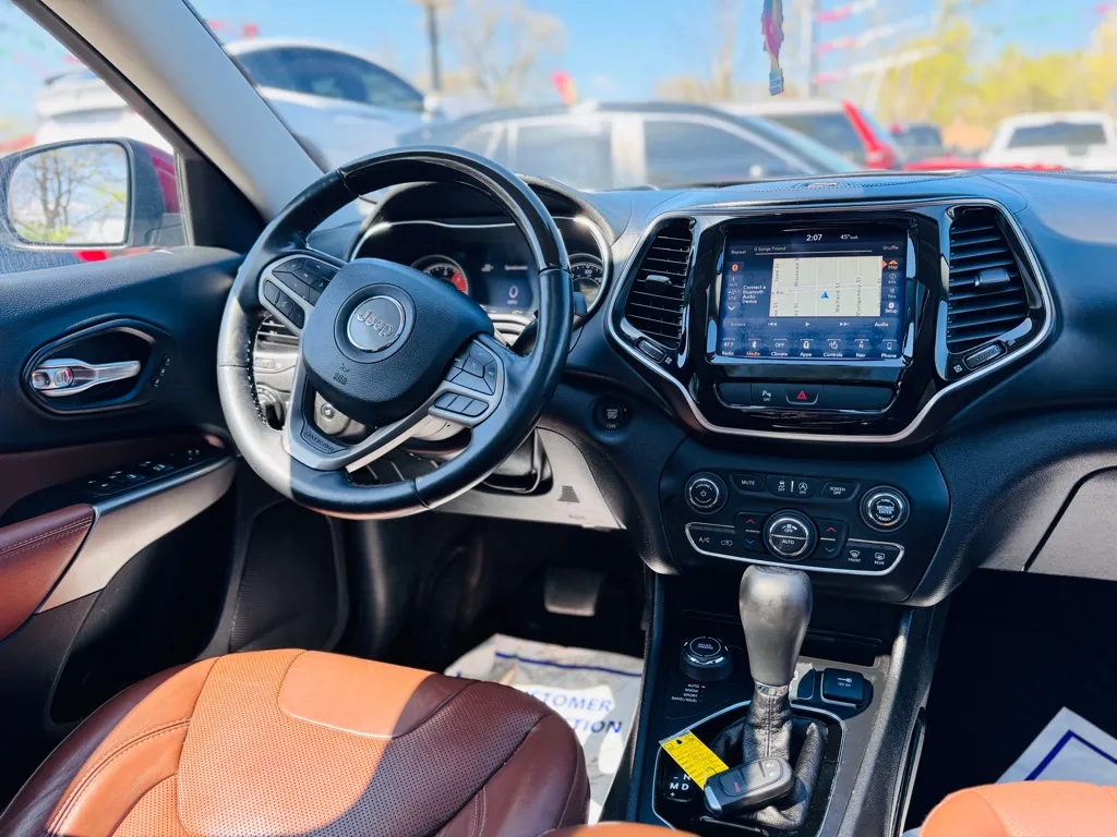 2019 Jeep Cherokee Overland photo 32