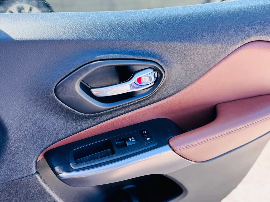 2019 Jeep Cherokee Overland photo 10