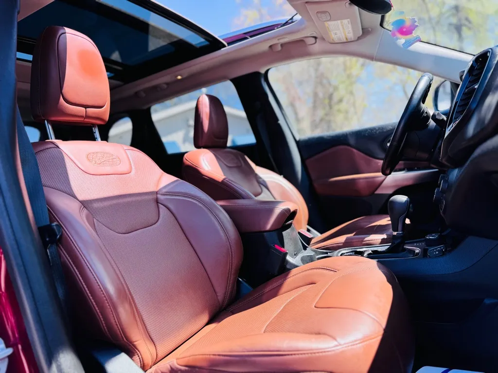 2019 Jeep Cherokee Overland photo 45