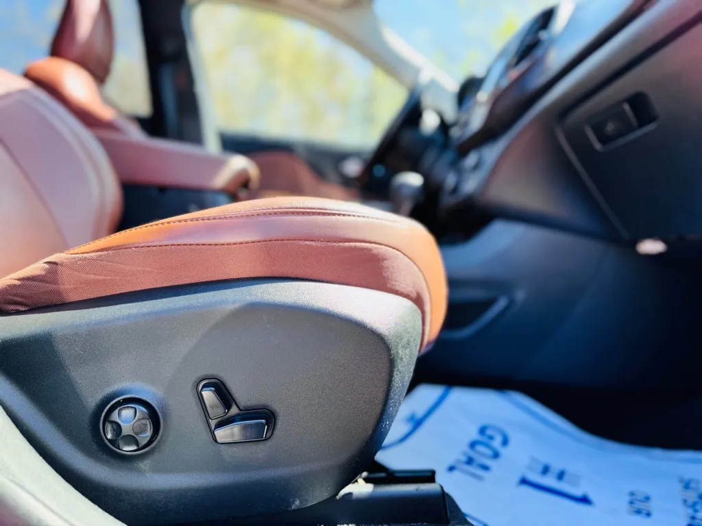 2019 Jeep Cherokee Overland photo 11