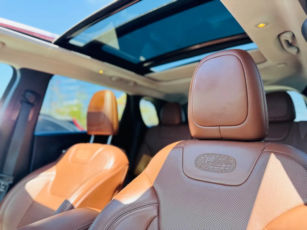 2019 Jeep Cherokee Overland photo 43
