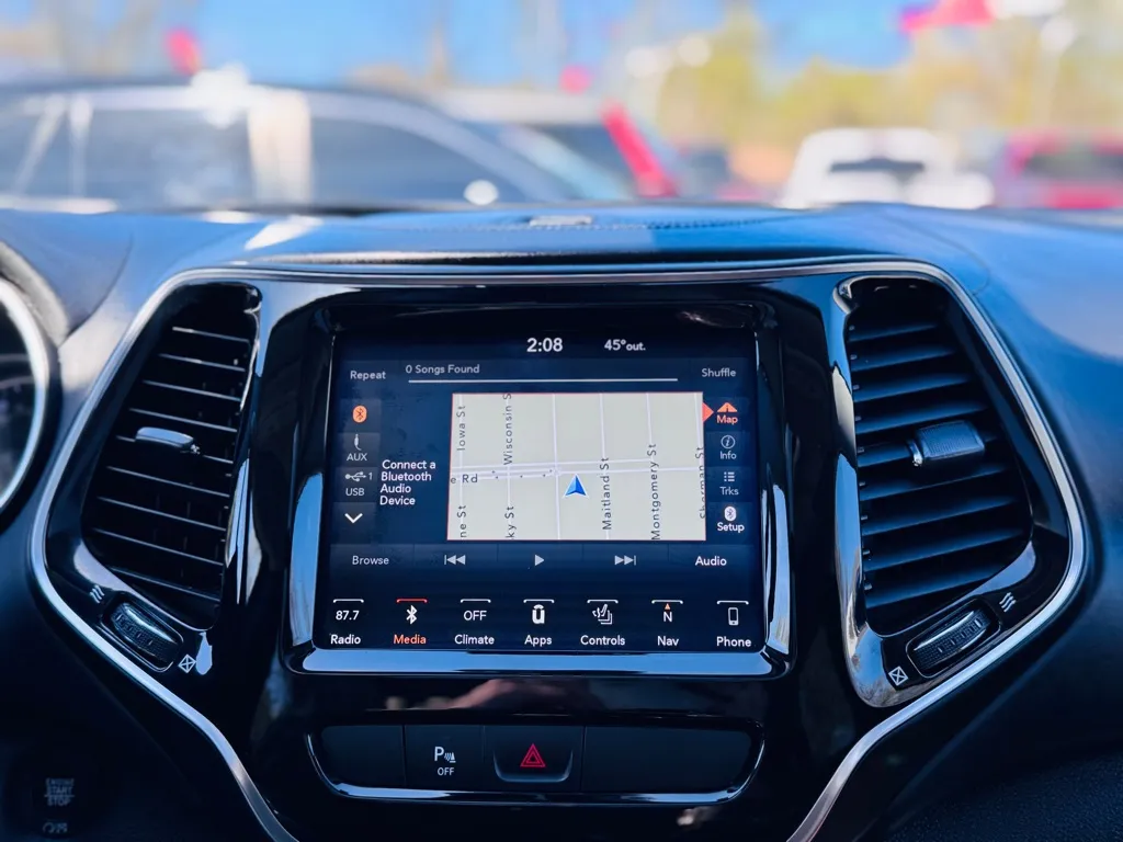 2019 Jeep Cherokee Overland photo 16