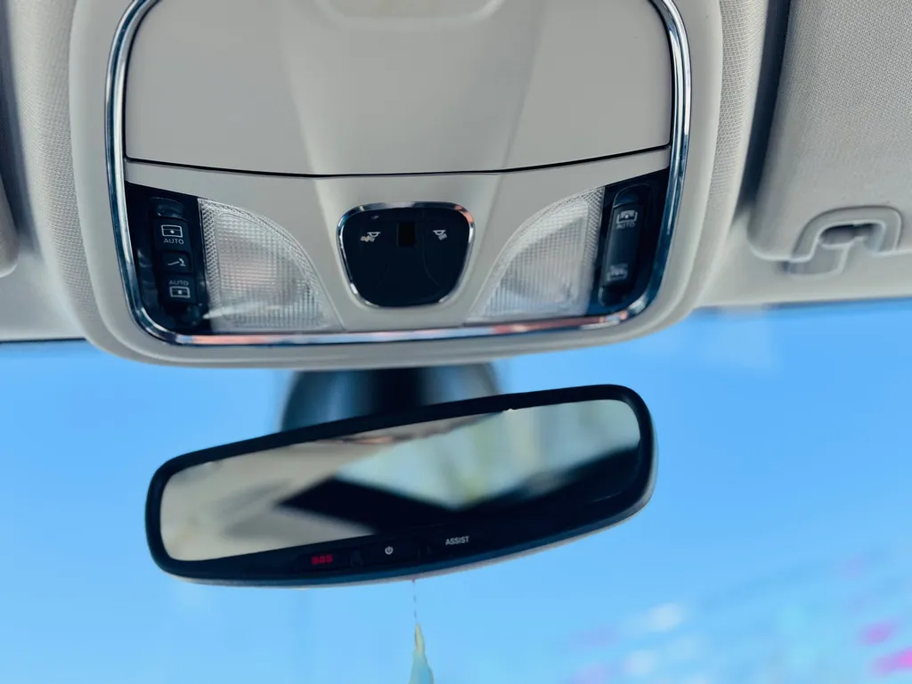 2019 Jeep Cherokee Overland photo 49