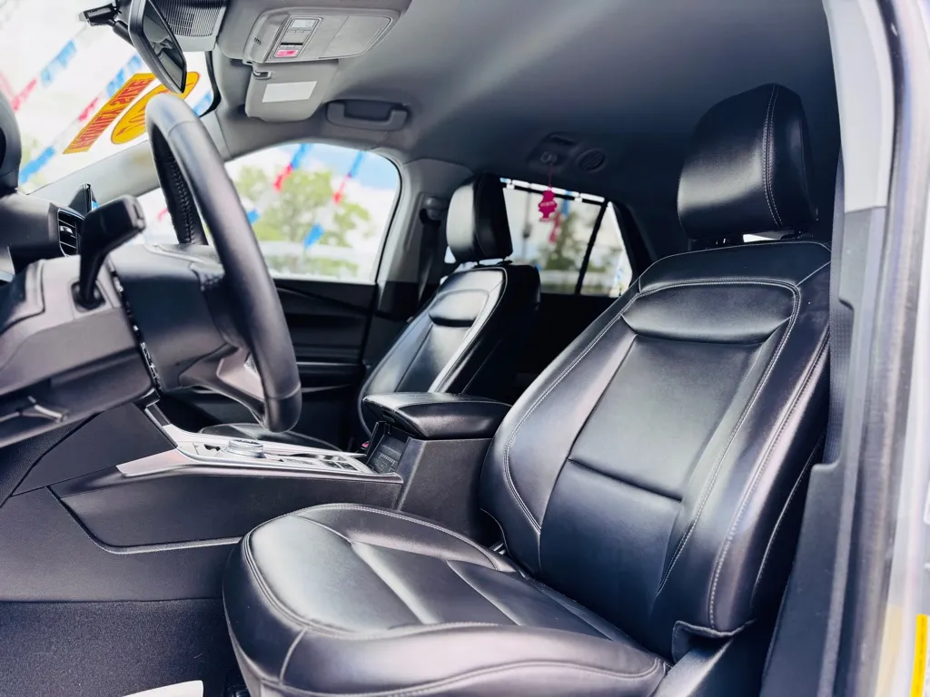 2024 Ford Explorer Limited photo 19