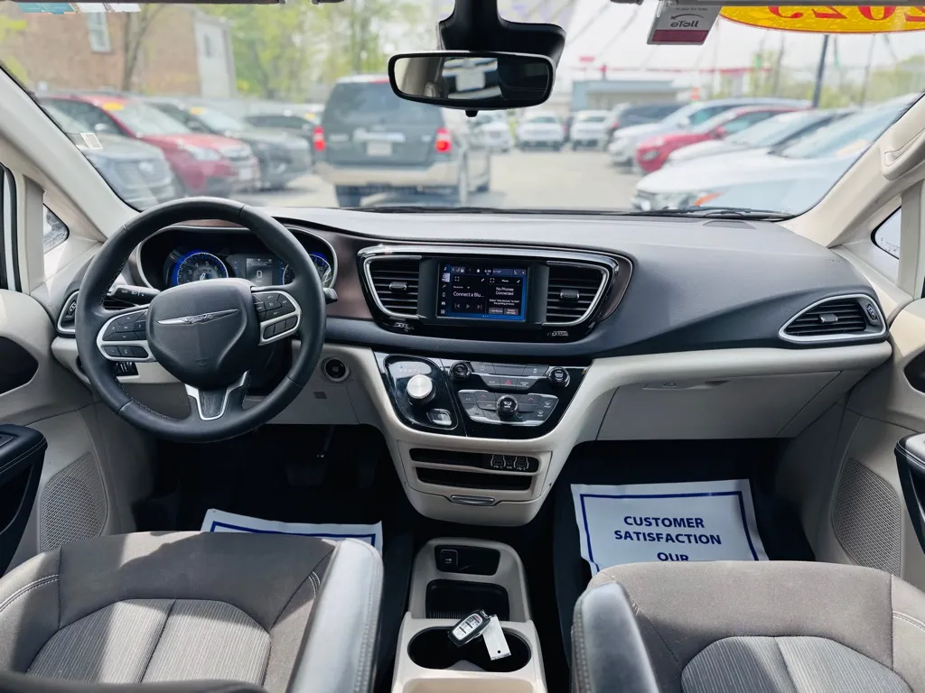 2023 Chrysler Voyager LX photo 24