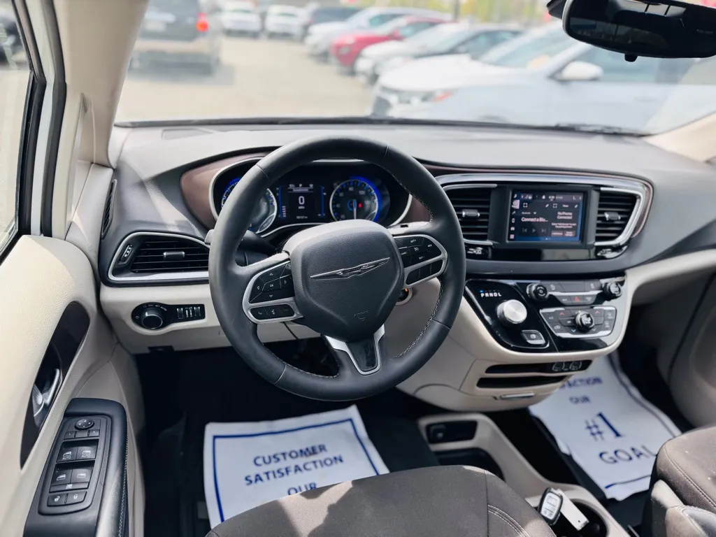 2023 Chrysler Voyager LX photo 38
