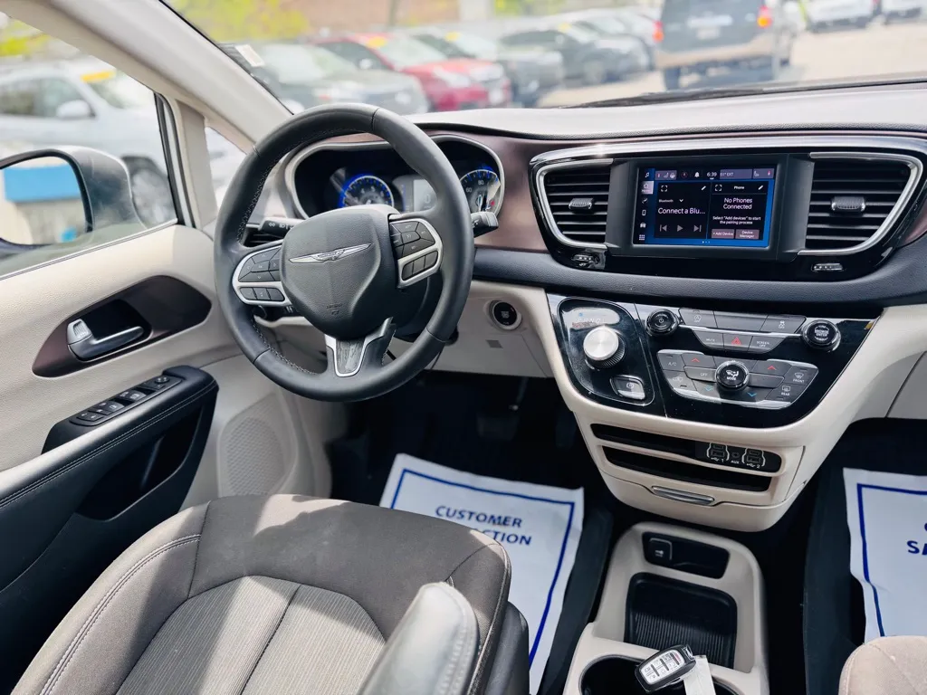 2023 Chrysler Voyager LX photo 25