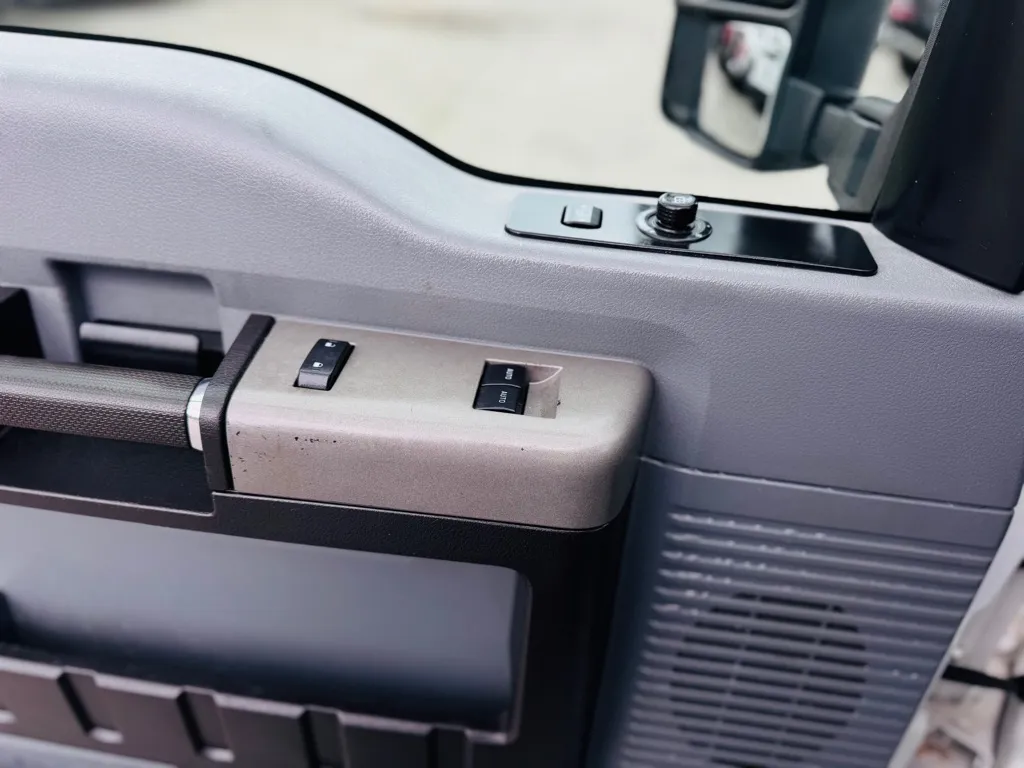 2016 Ford F-250 photo 17