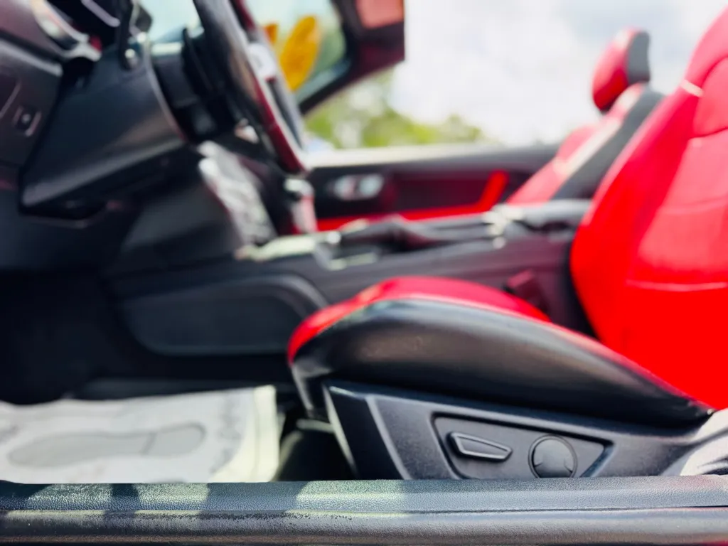 2020 Ford Mustang GT Convertible photo 37