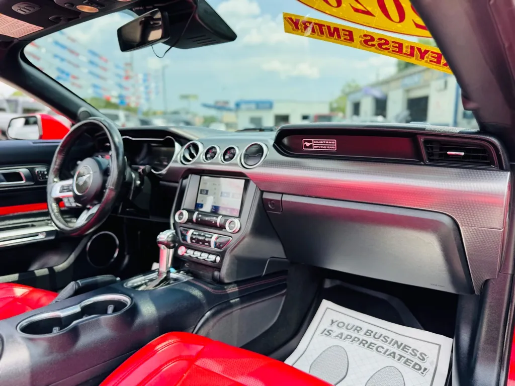 2020 Ford Mustang GT Convertible photo 9