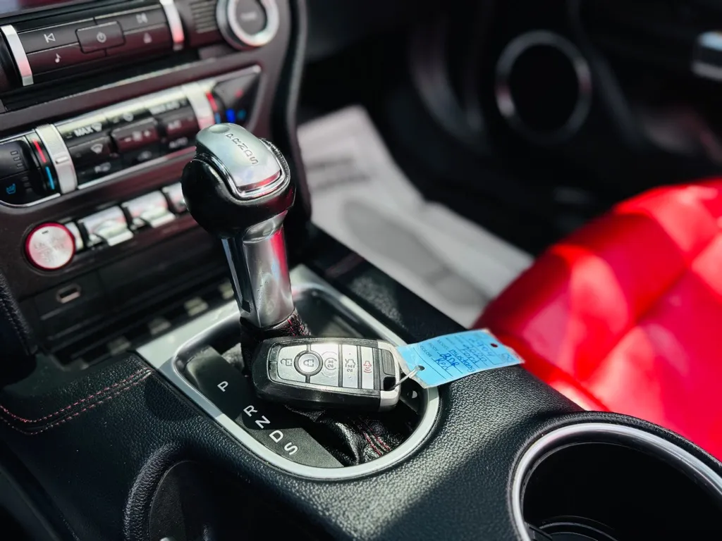 2020 Ford Mustang GT Convertible photo 30