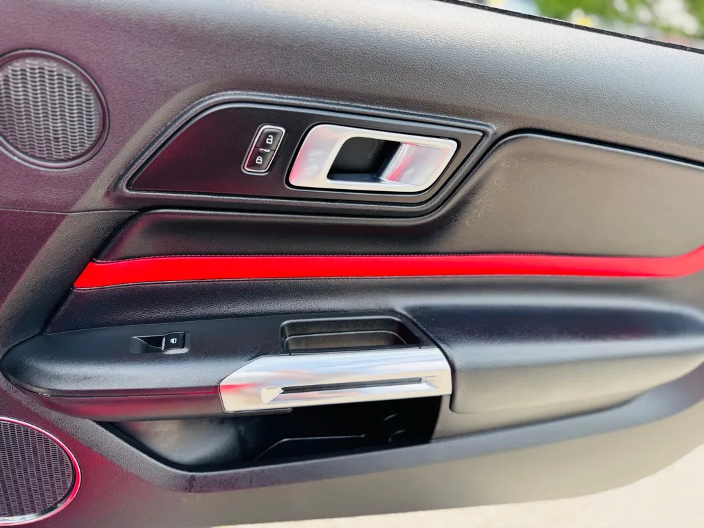 2020 Ford Mustang GT Convertible photo 38