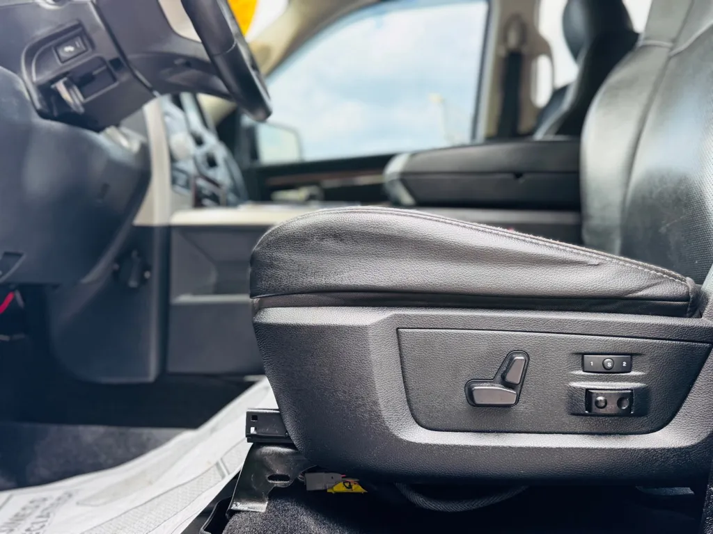 2015 Ram 1500 Laramie photo 36