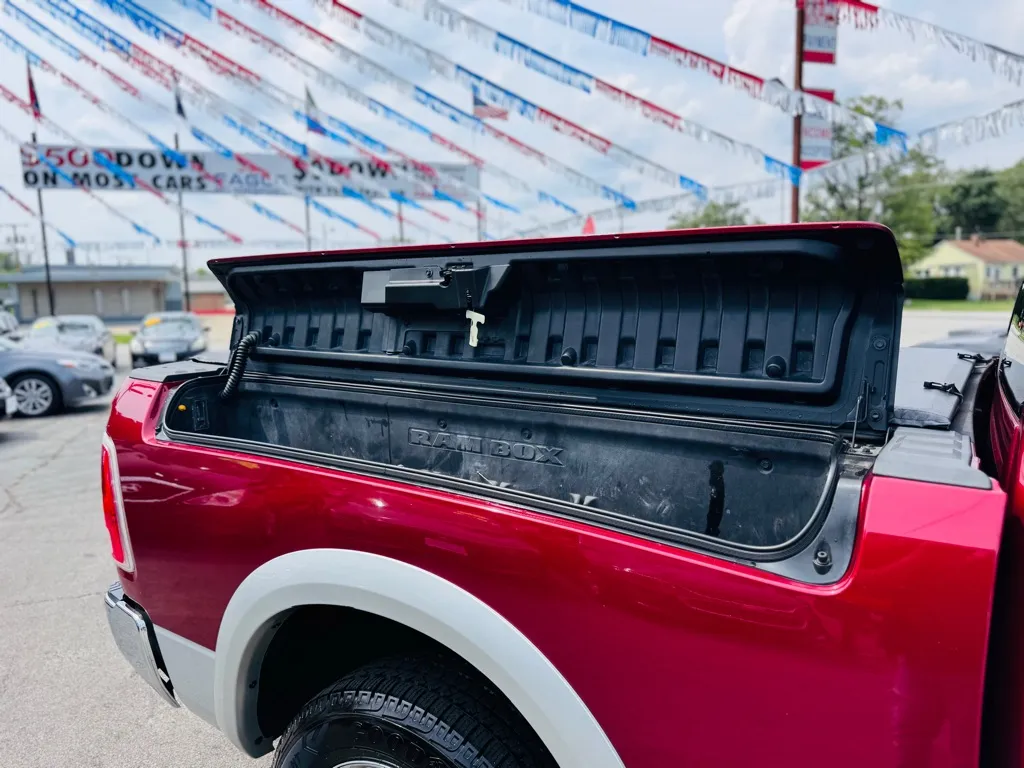 2015 Ram 1500 Laramie photo 3
