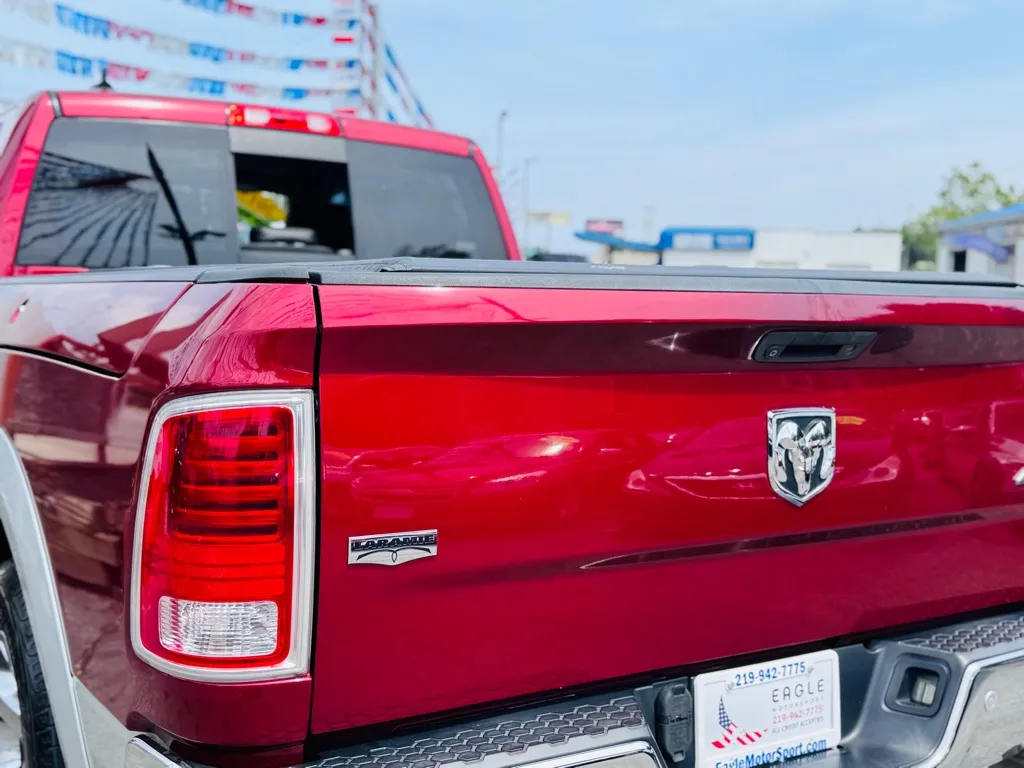 2015 Ram 1500 Laramie photo 4