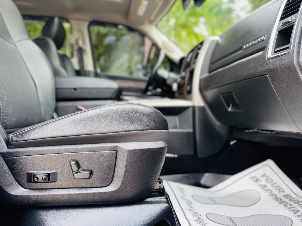 2015 Ram 1500 Laramie photo 38
