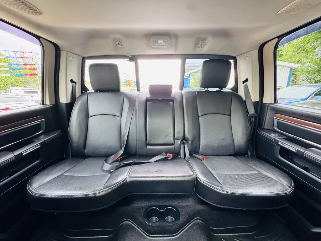 2015 Ram 1500 Laramie photo 11