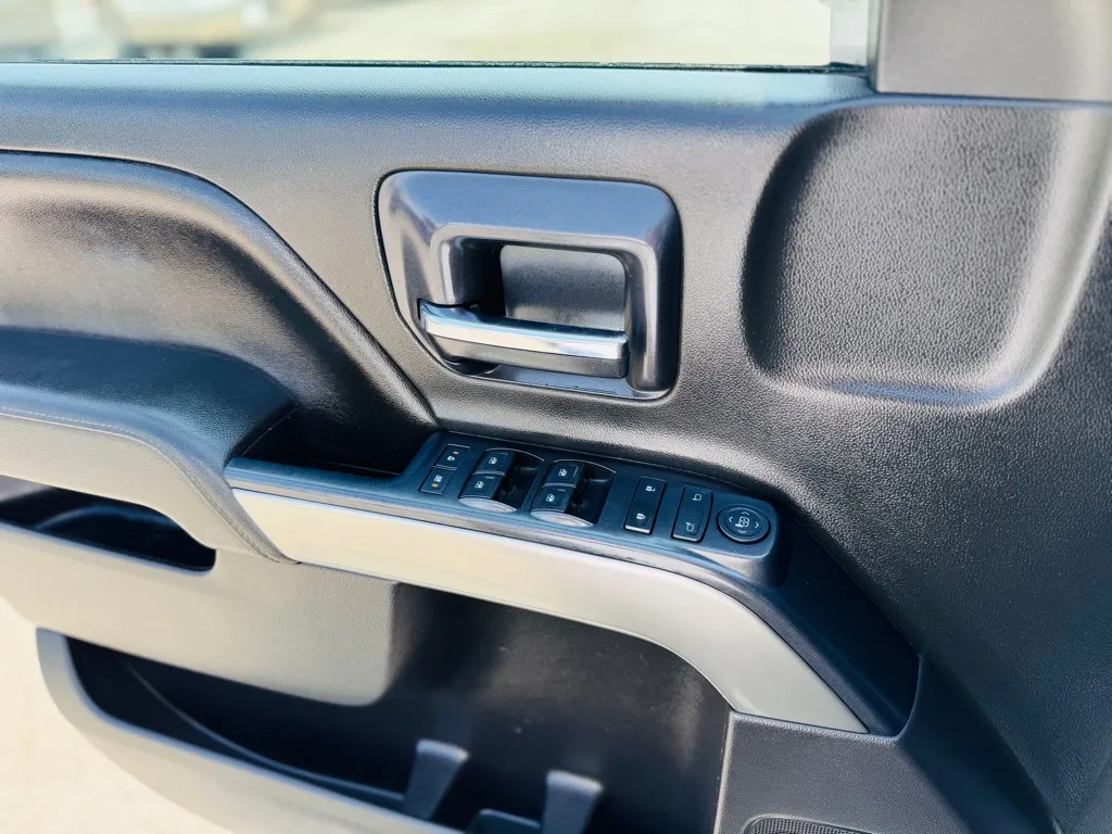 2015 Chevrolet Silverado 1500 LT photo 24
