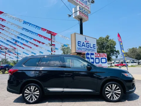 More photos of 2019 MITSUBISHI OUTLANDER SE at Eagle Motorsport Used Cars, IN