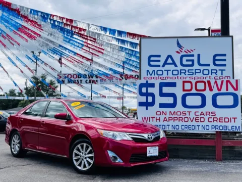Red 2013 TOYOTA CAMRY SE for sale in Hobart, IN