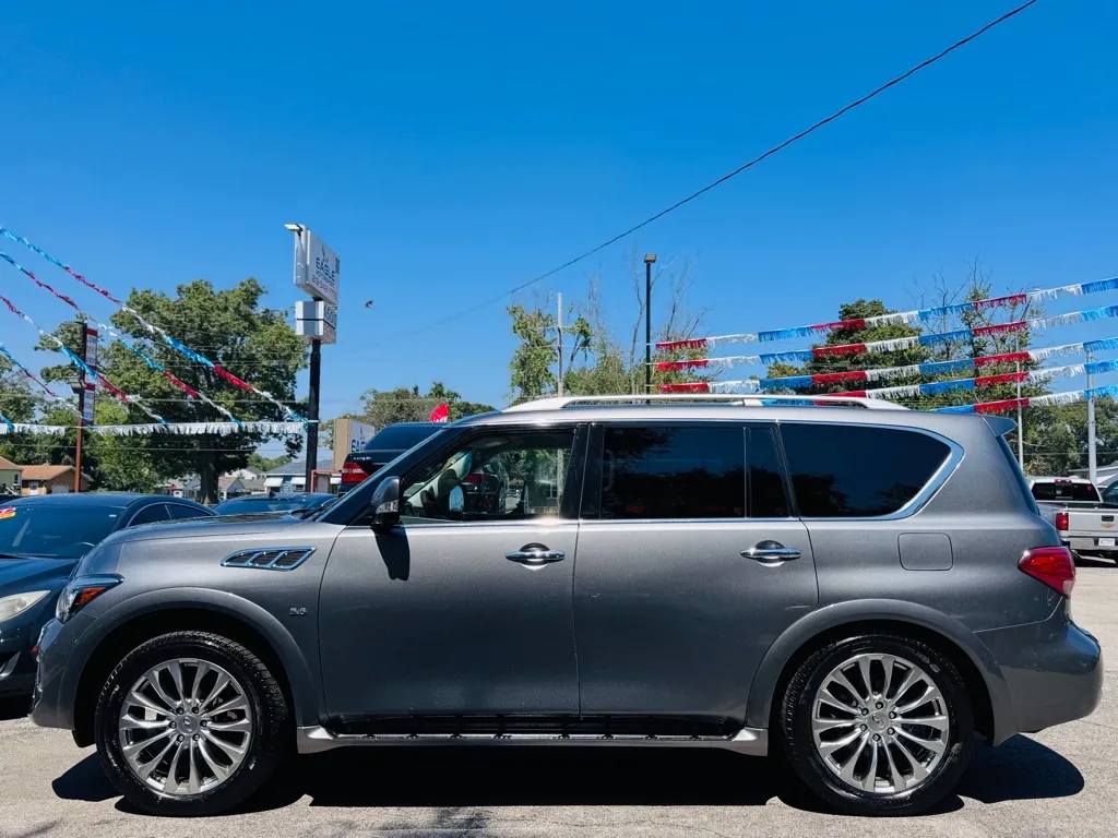 2017 Infiniti QX80 Base photo 4