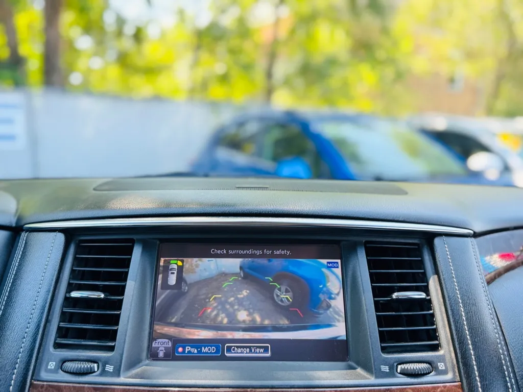 2017 Infiniti QX80 Base photo 35