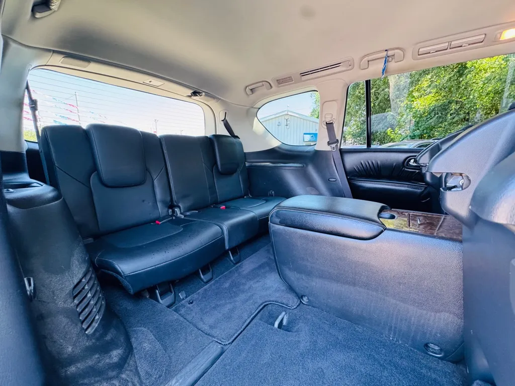 2017 Infiniti QX80 Base photo 29