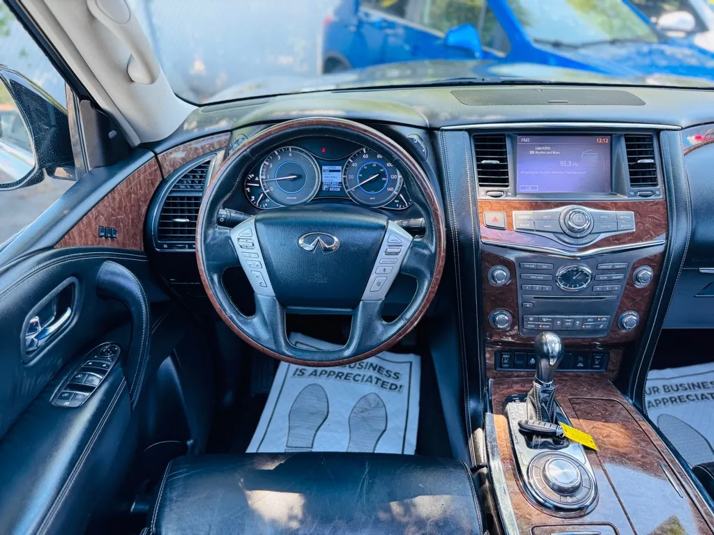 2017 Infiniti QX80 Base photo 31