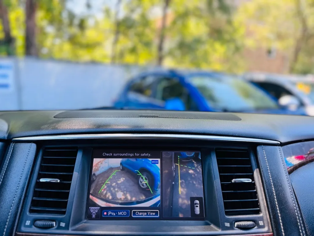 2017 Infiniti QX80 Base photo 17